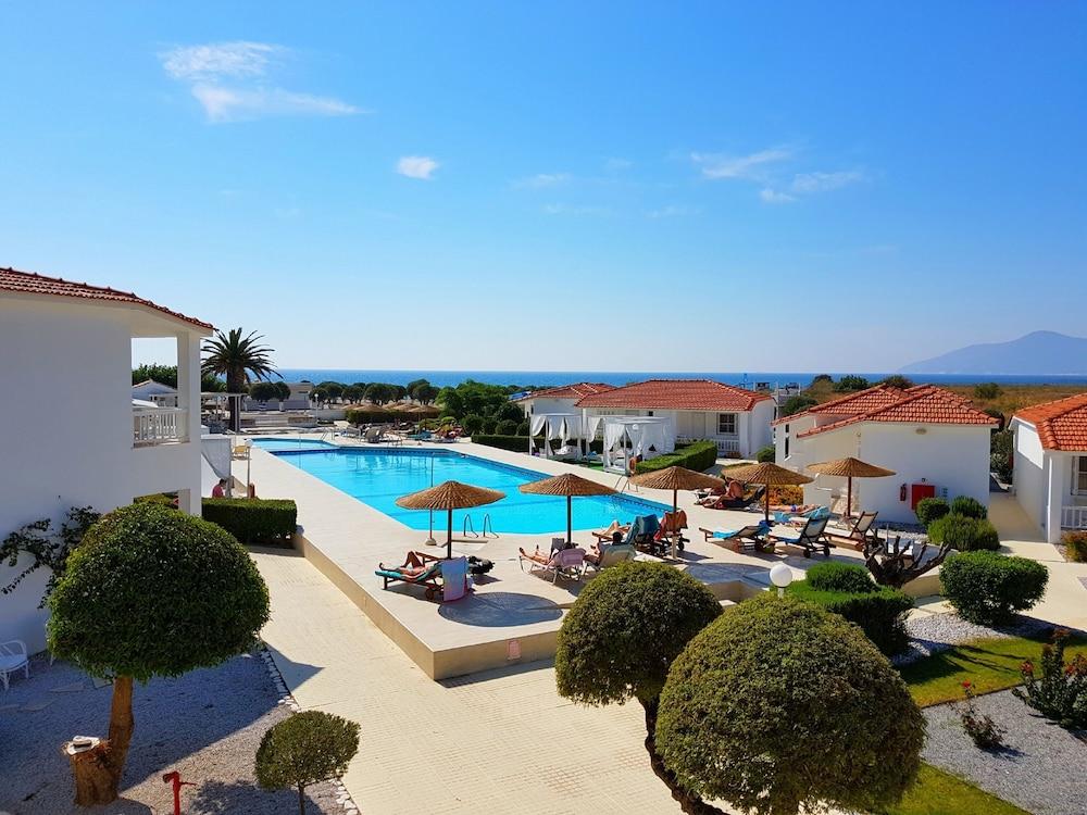 Fito Aqua Bleu Resort Pythagoreio  Ngoại thất bức ảnh